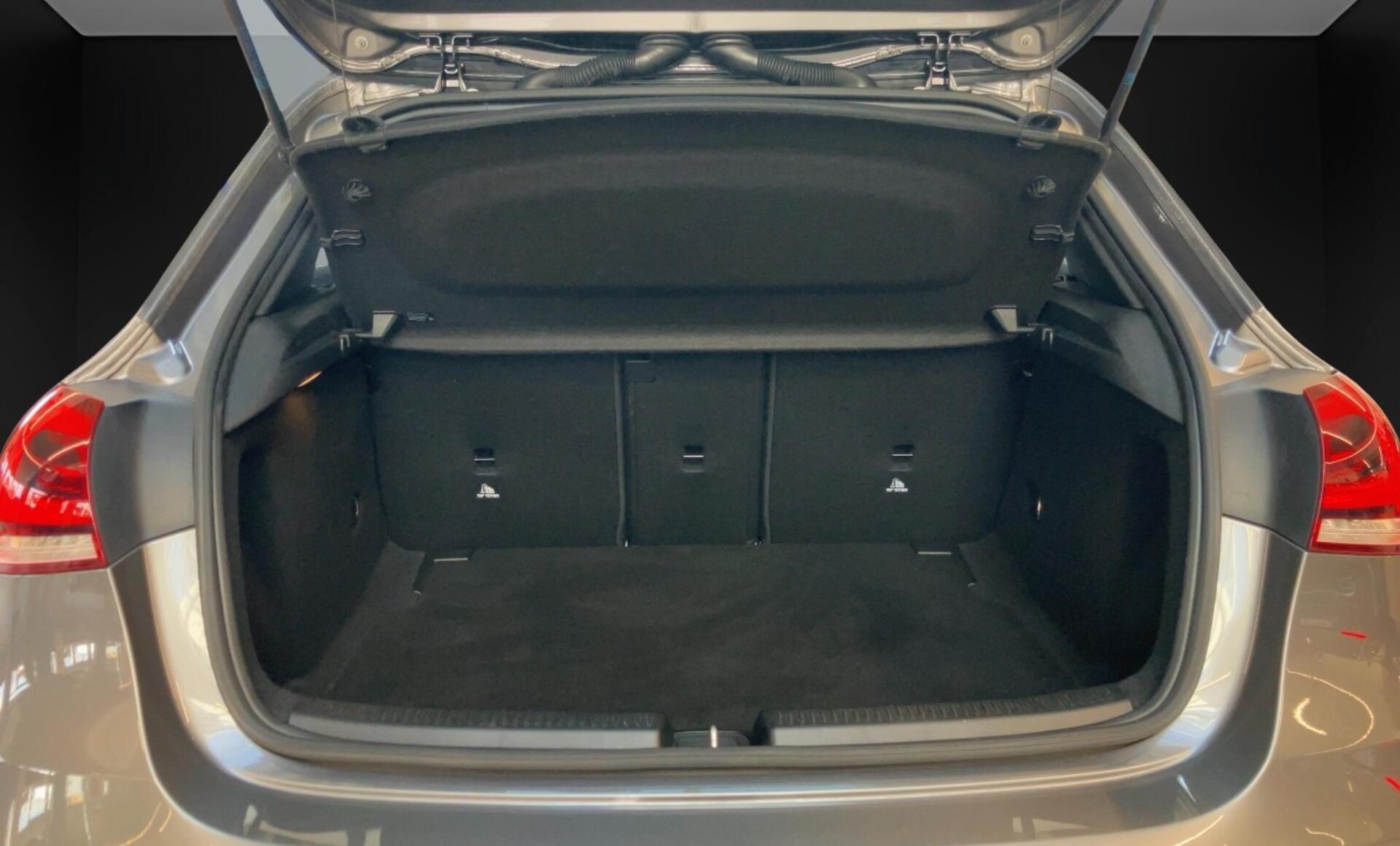 Mercedes-Benz - A 200 Kompaktlimousine AMG Line