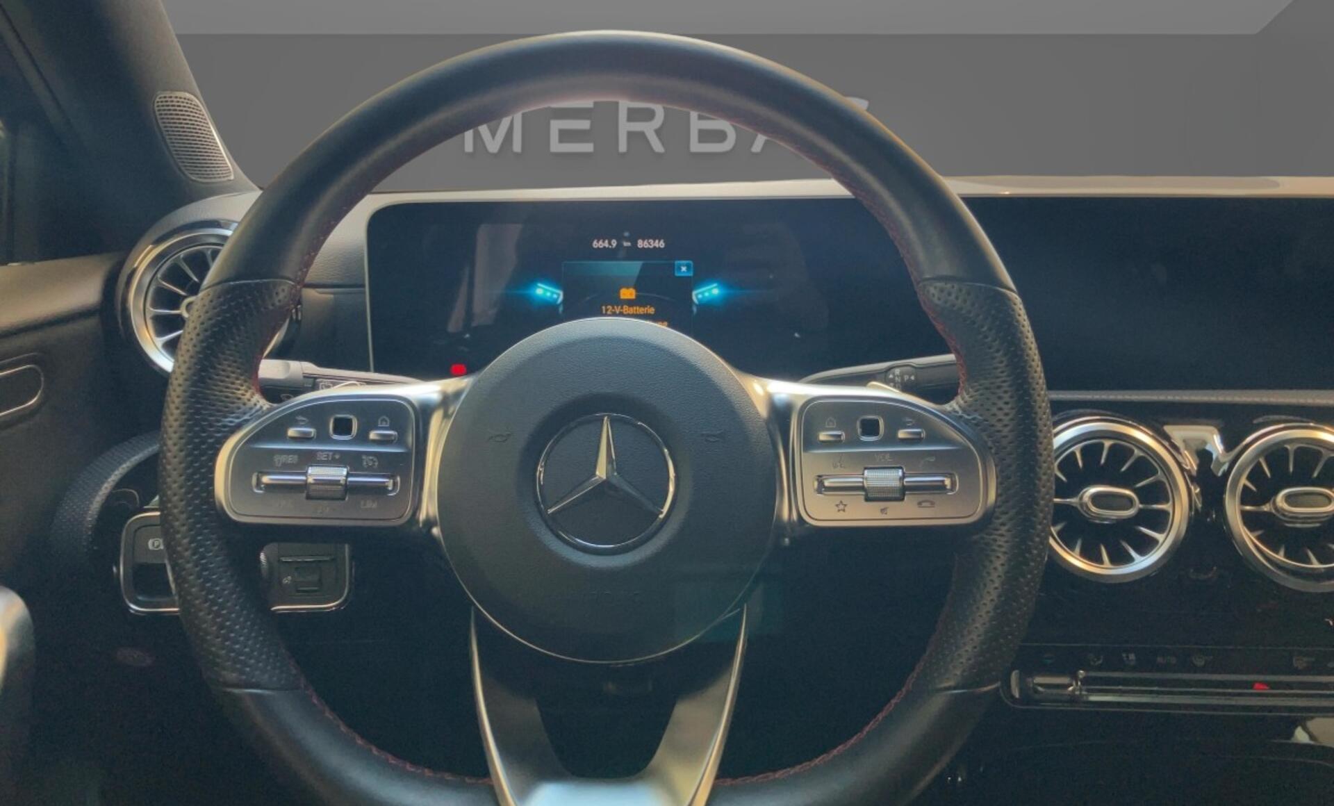 Mercedes-Benz - A 200 Kompaktlimousine AMG Line