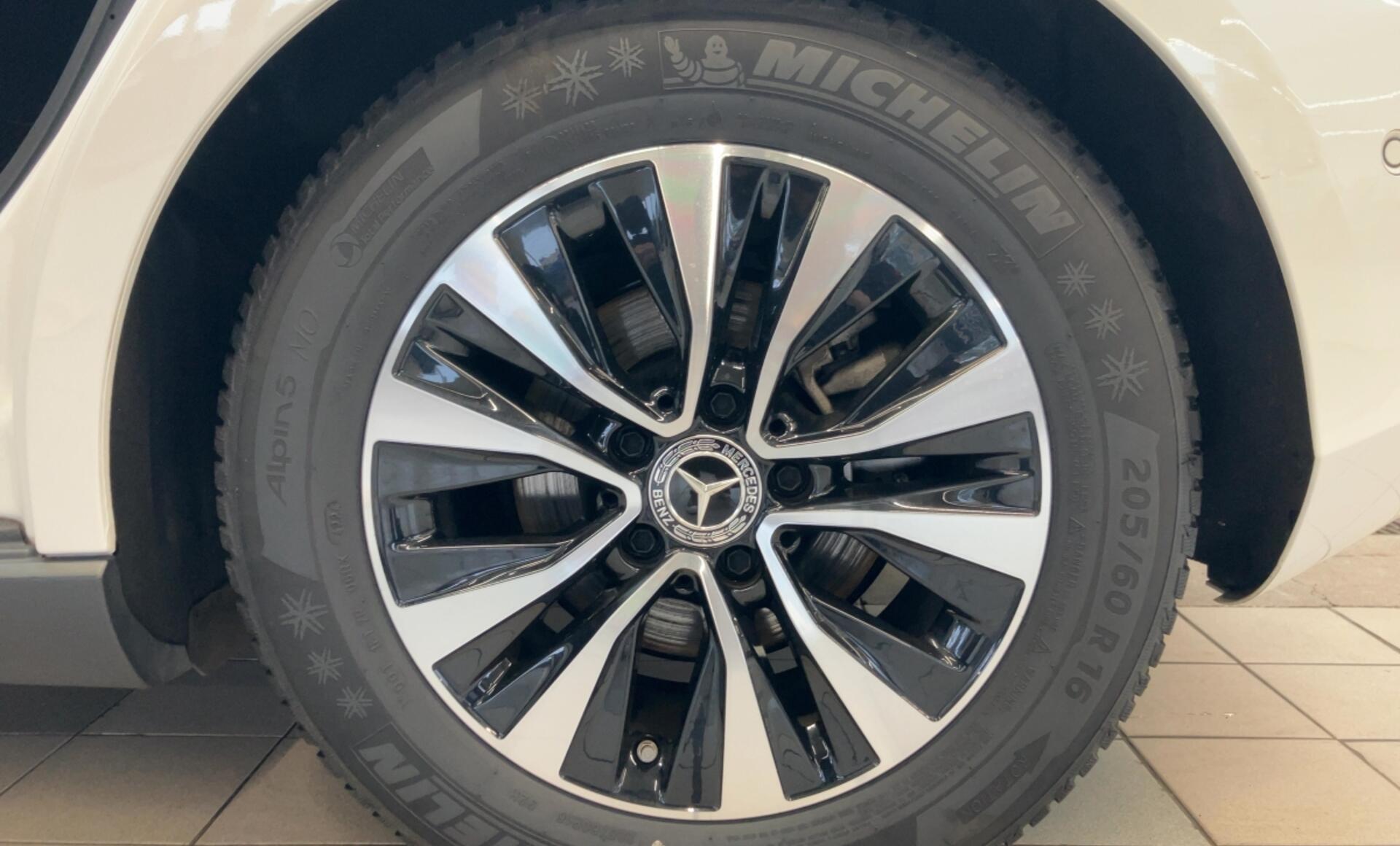 Mercedes-Benz - A 180 d Kompaktlimousine Österreich-Edition