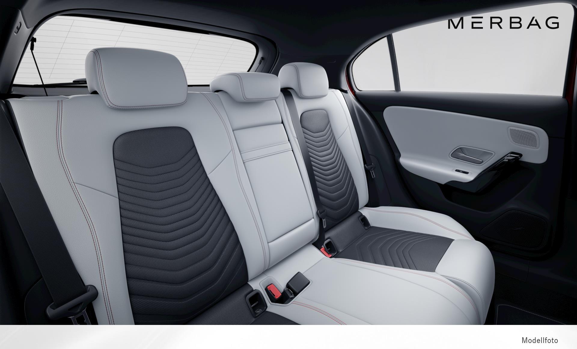 Mercedes-Benz - A 220 Kompaktlimousine