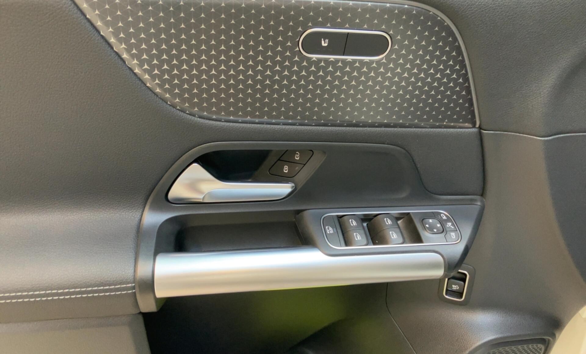 Mercedes-Benz - GLA 200