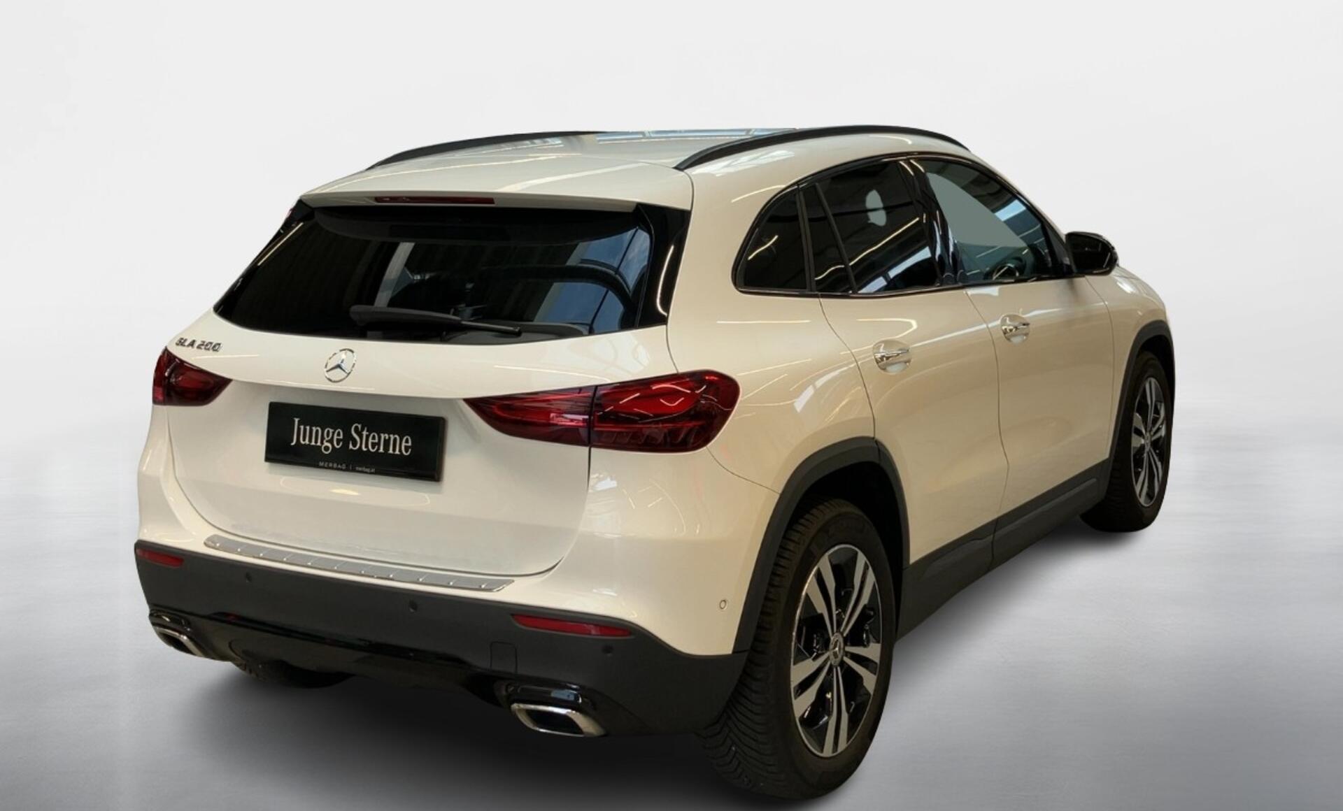 Mercedes-Benz - GLA 200