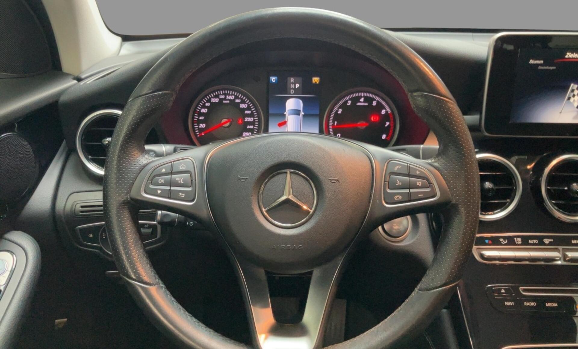 Mercedes-Benz - GLC 250 4MATIC
