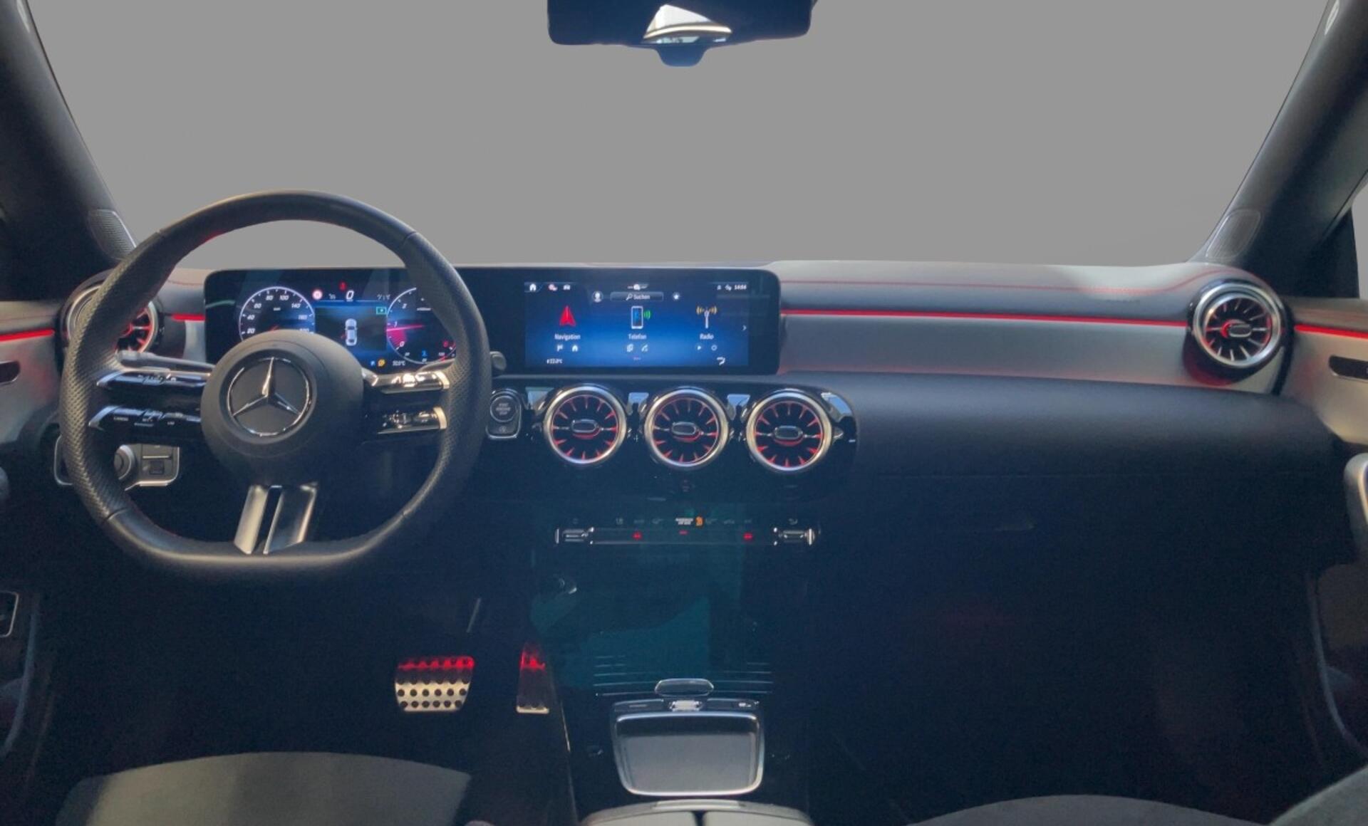 Mercedes-Benz - CLA 180 d Coupé Österreich-Edition