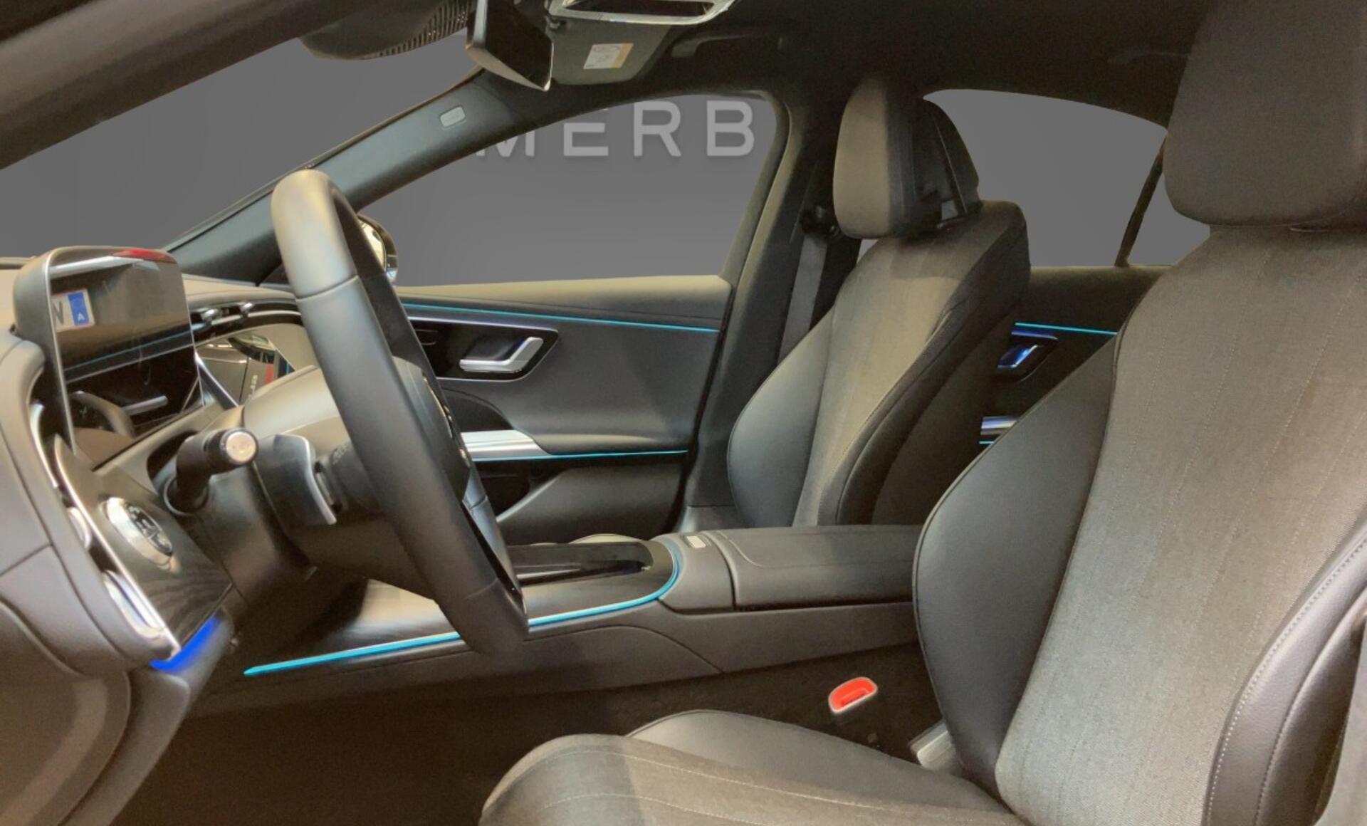 Mercedes-Benz - E 300 de 4MATIC Limousine