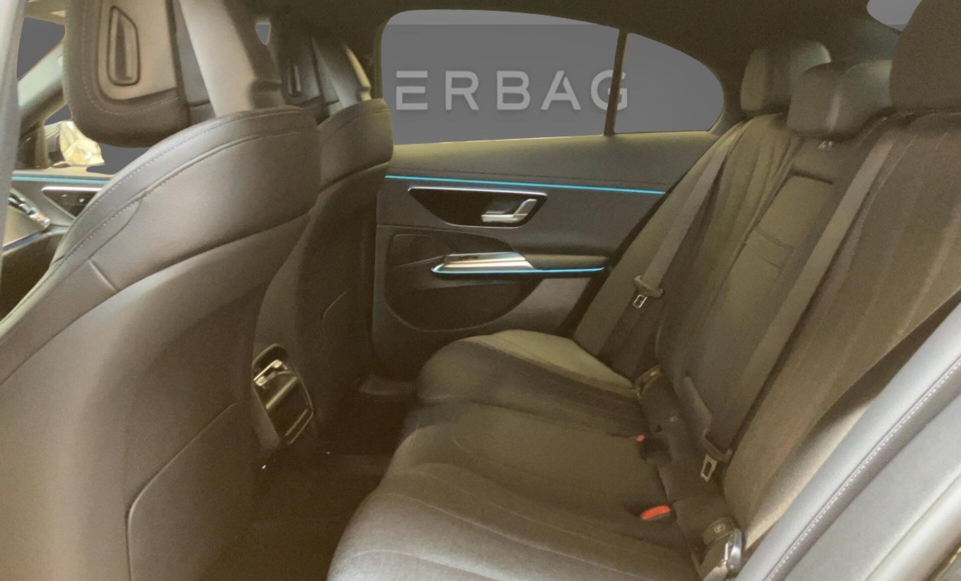 Mercedes-Benz - E 300 de 4MATIC Limousine