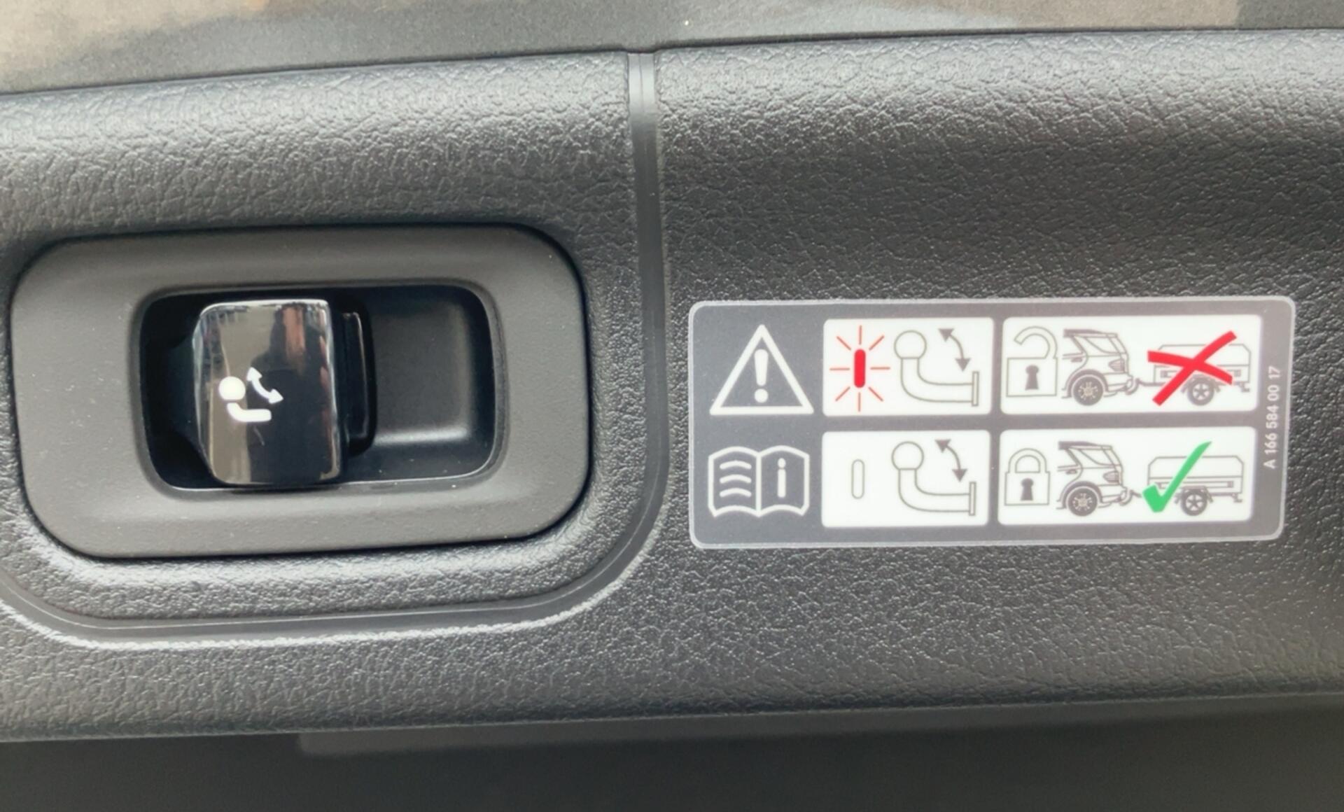 Mercedes-Benz - C 300 de 4MATIC