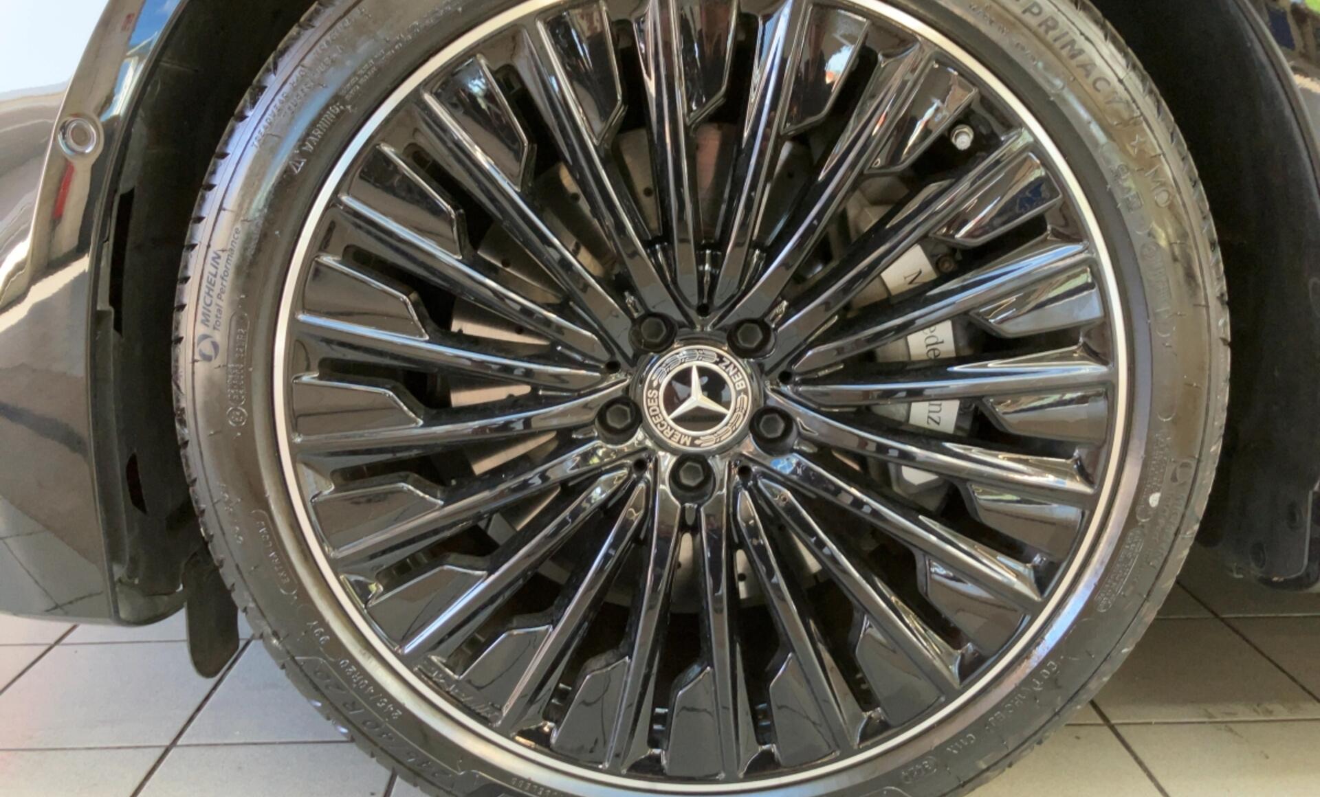 Mercedes-Benz - E 220 d Limousine