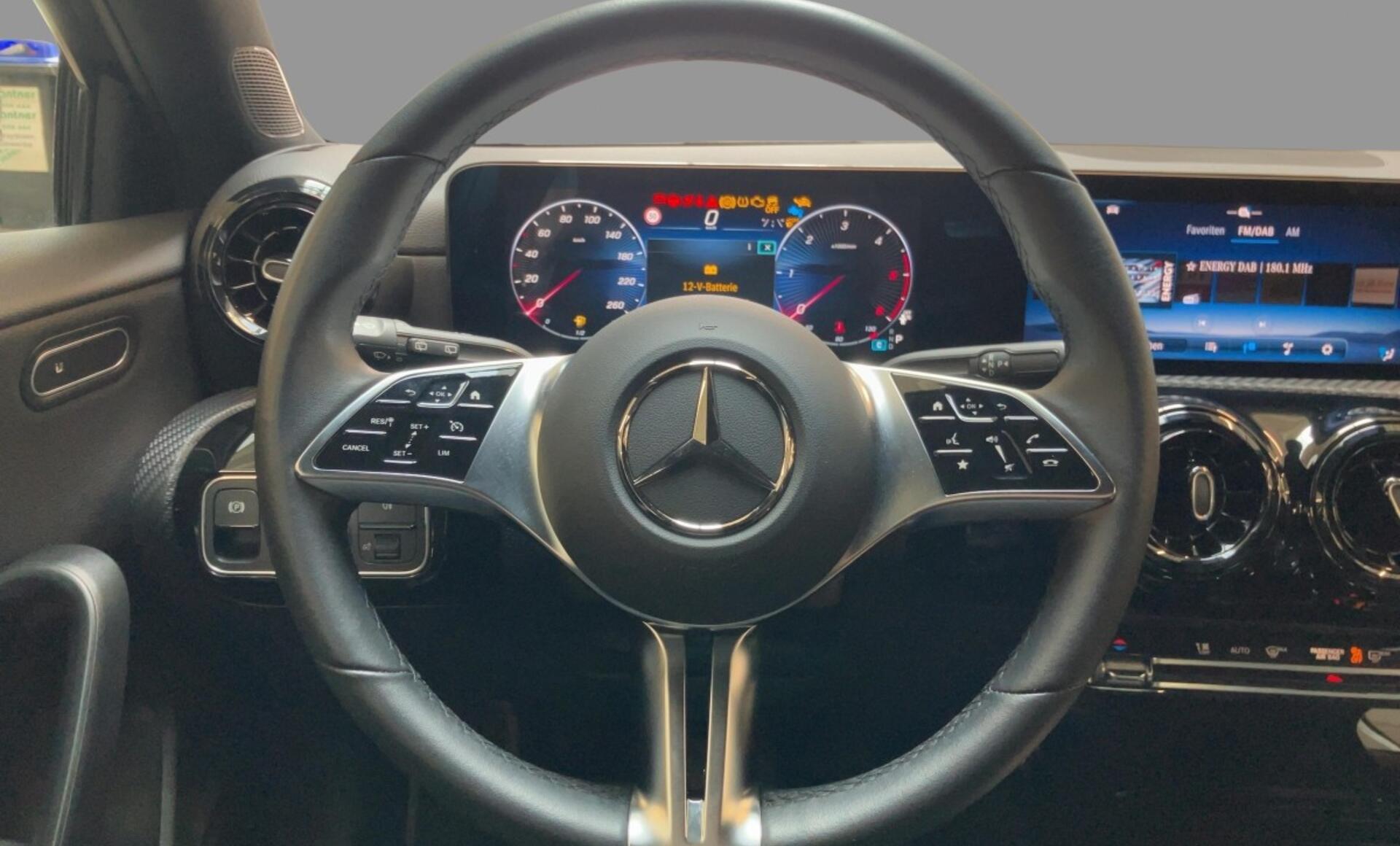 Mercedes-Benz - A 180 d Kompaktlimousine Österreich-Edition