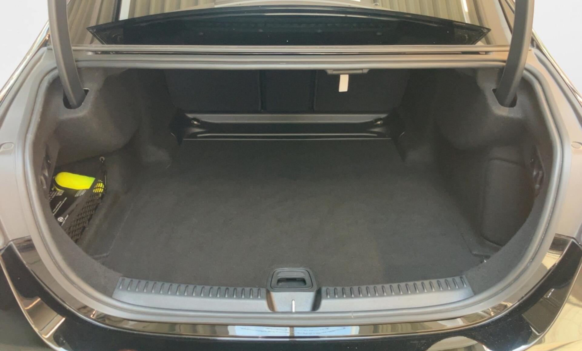 Mercedes-Benz - E 200 d Limousine