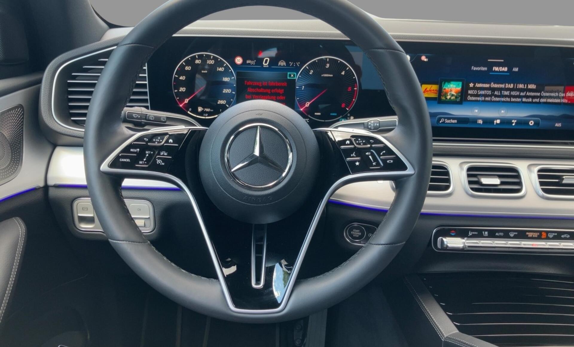 Mercedes-Benz - GLE 300 d 4MATIC