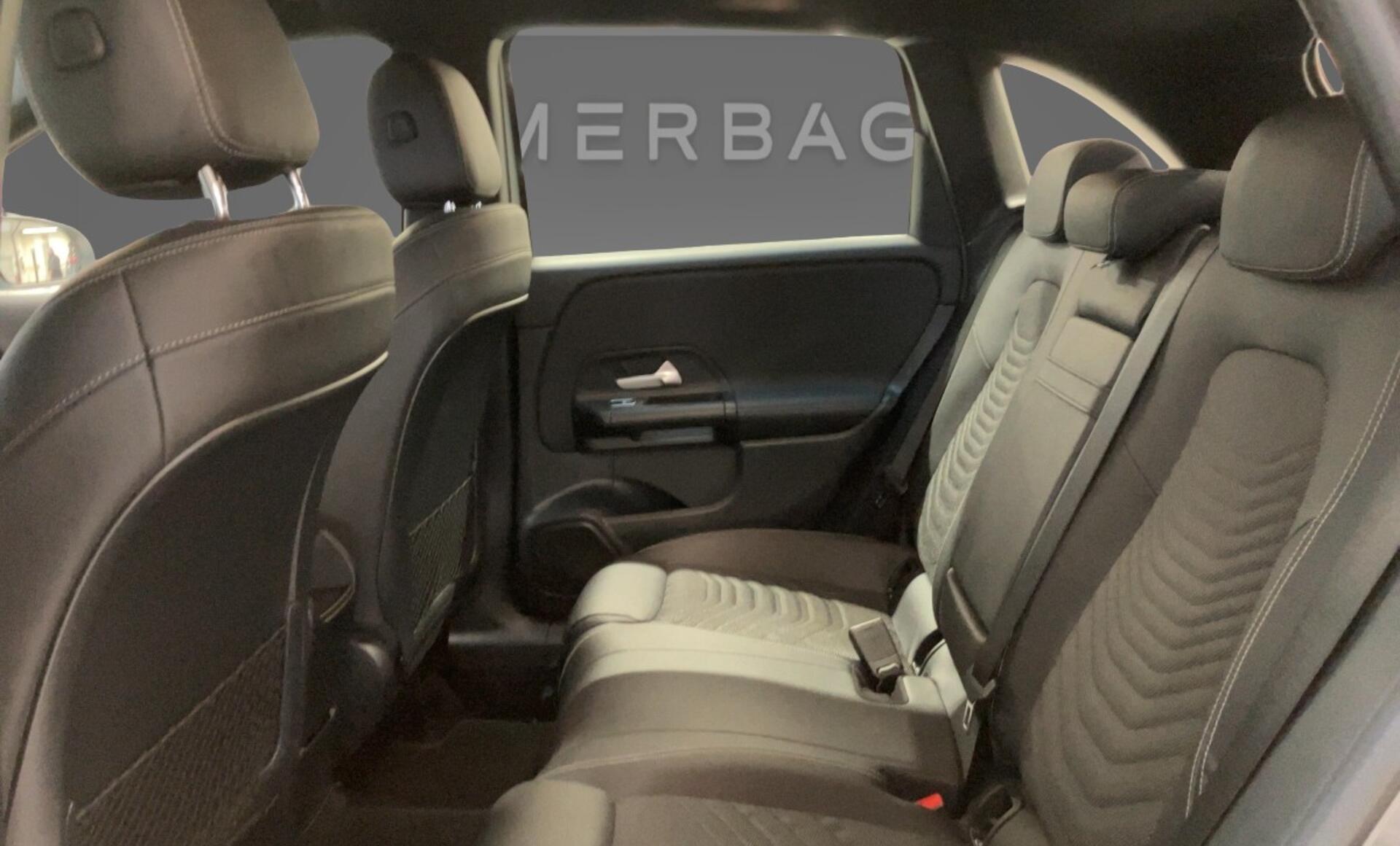 Mercedes-Benz - B 180