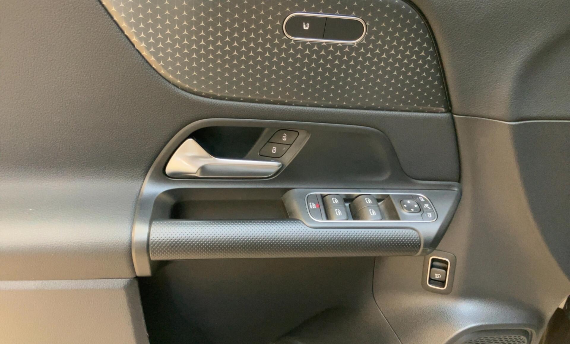 Mercedes-Benz - B 180 d