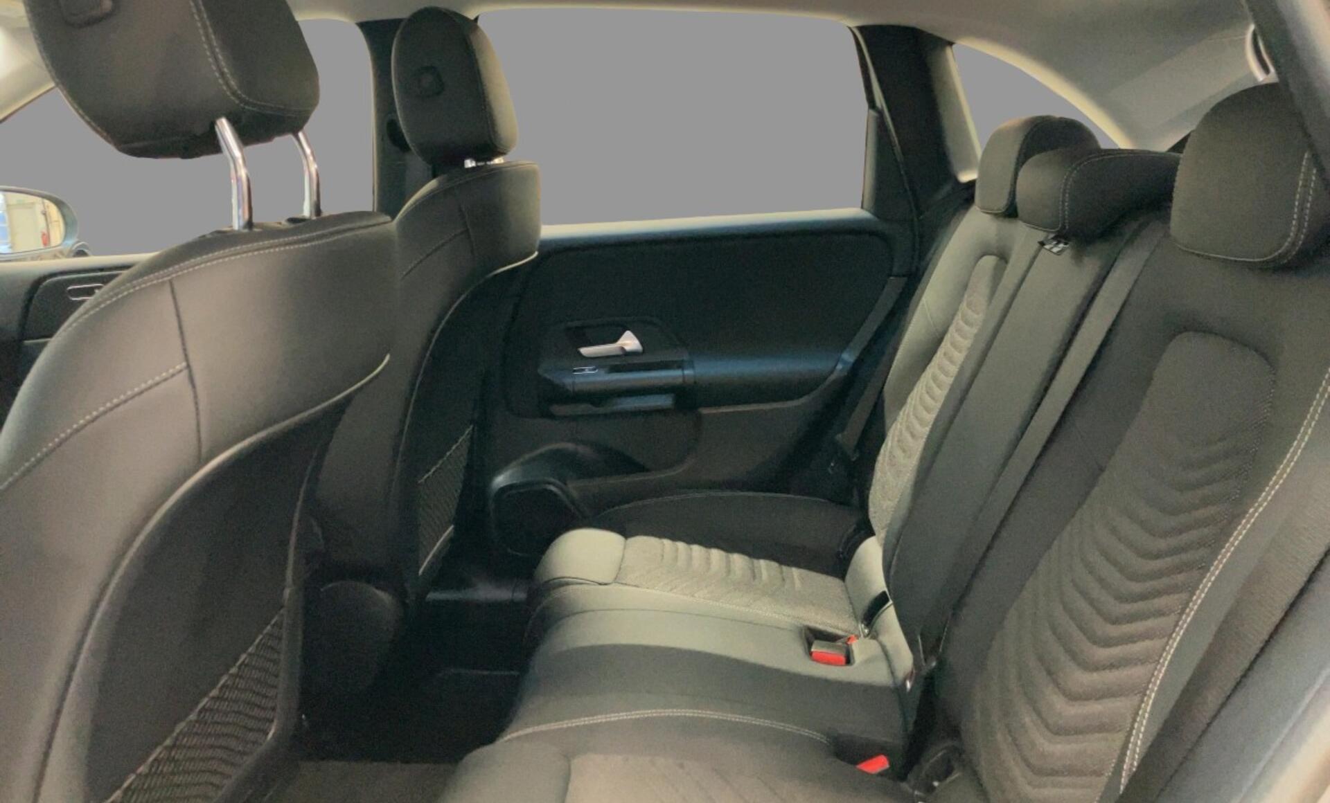 Mercedes-Benz - B 180 d