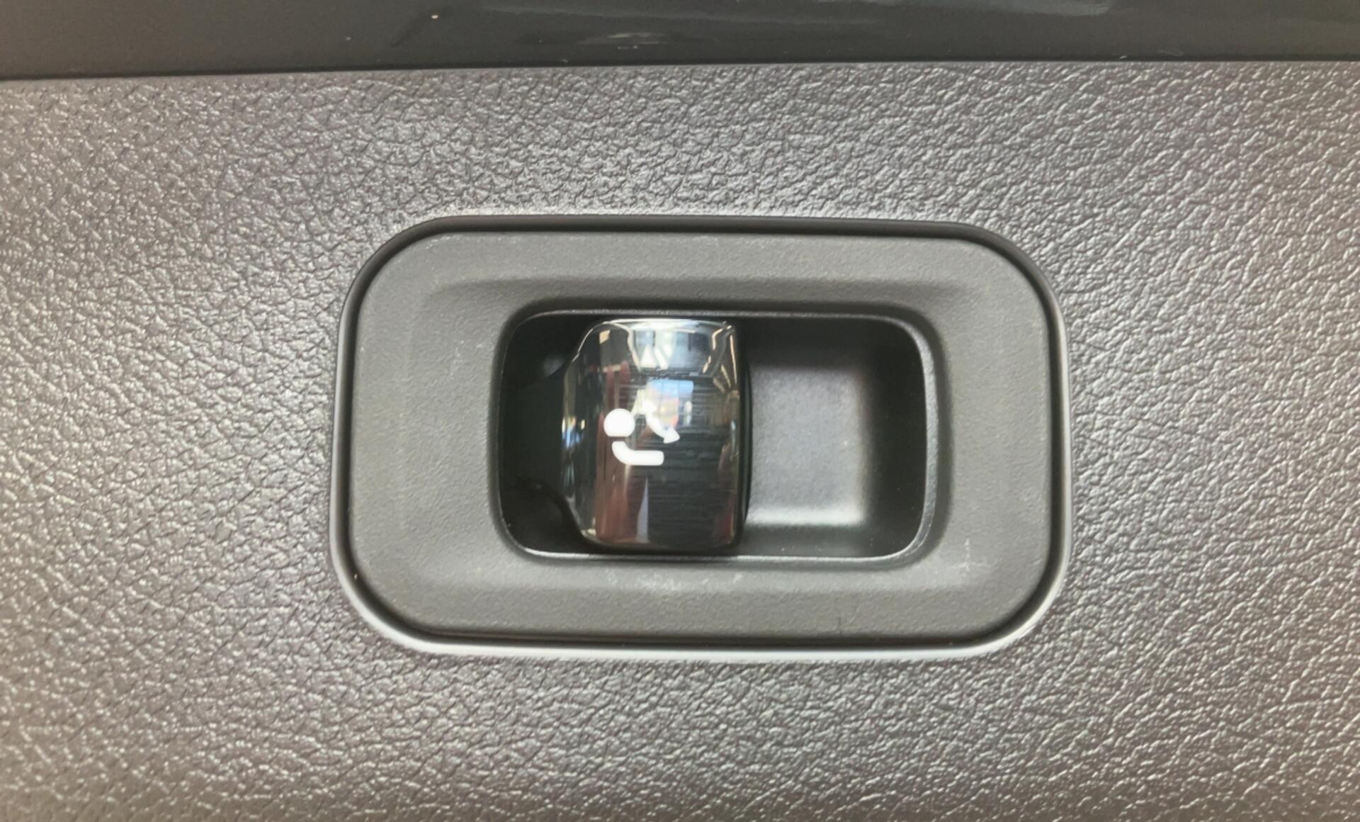 Mercedes-Benz - E 300 de 4MATIC T-Modell mit EQ Hybrid Technologie