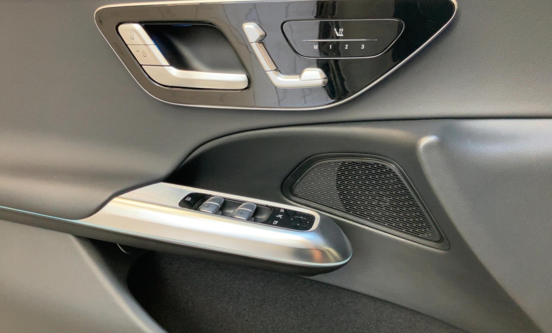 Mercedes-Benz - E 300 de 4MATIC T-Modell mit EQ Hybrid Technologie