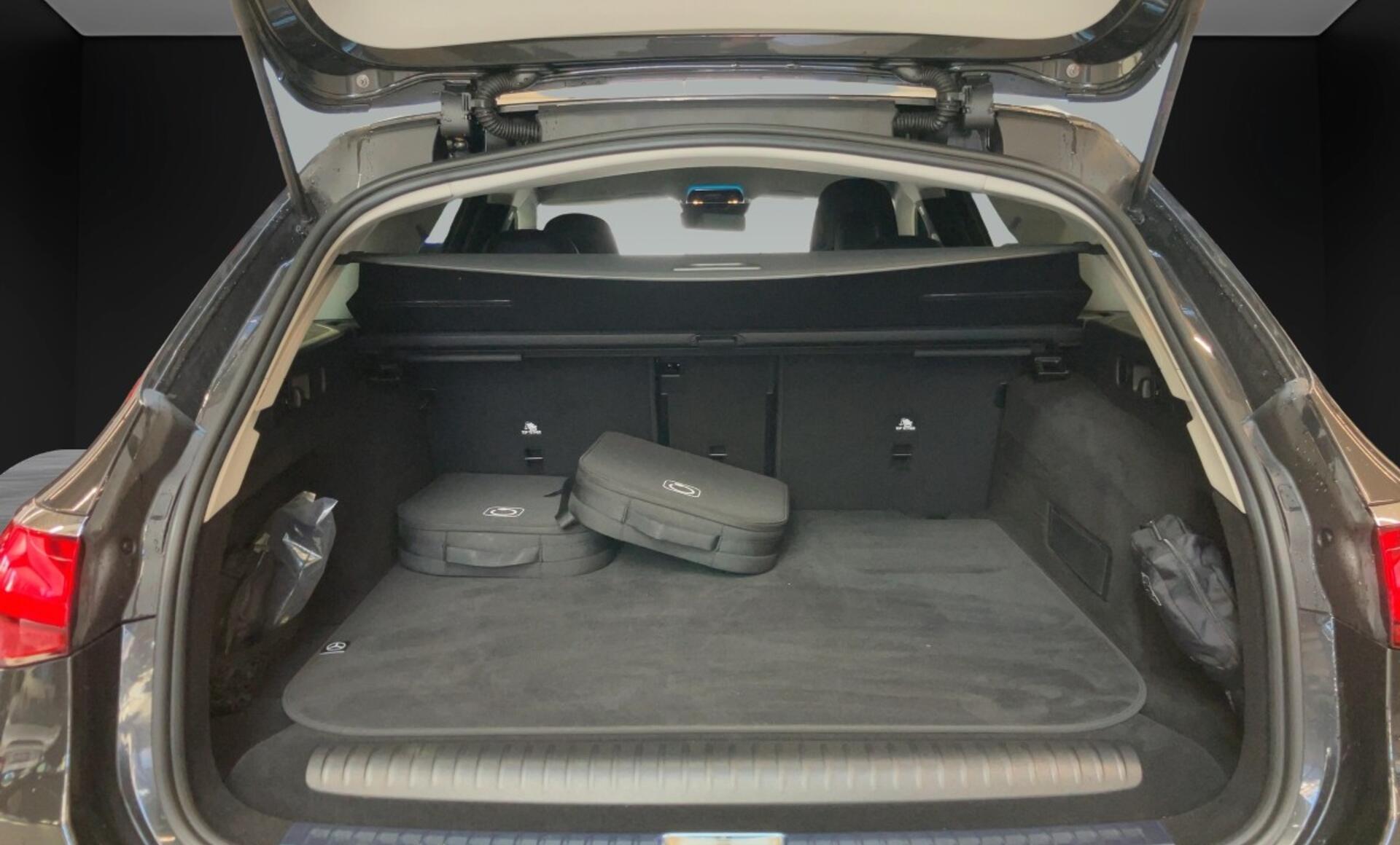 Mercedes-Benz - E 300 de 4MATIC T-Modell mit EQ Hybrid Technologie