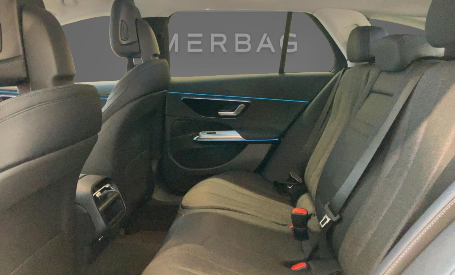 Mercedes-Benz - E 300 de 4MATIC T-Modell mit EQ Hybrid Technologie