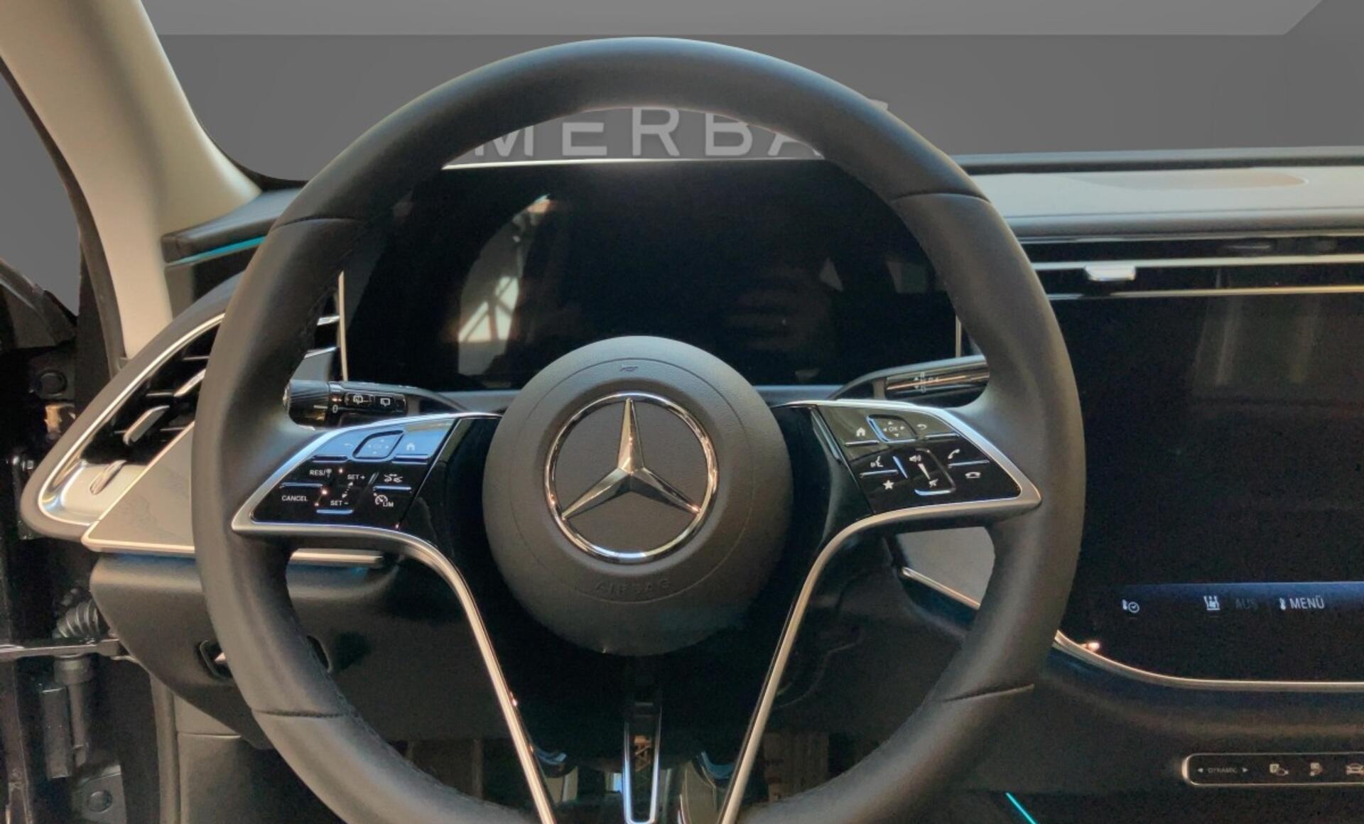 Mercedes-Benz - E 300 de 4MATIC T-Modell mit EQ Hybrid Technologie