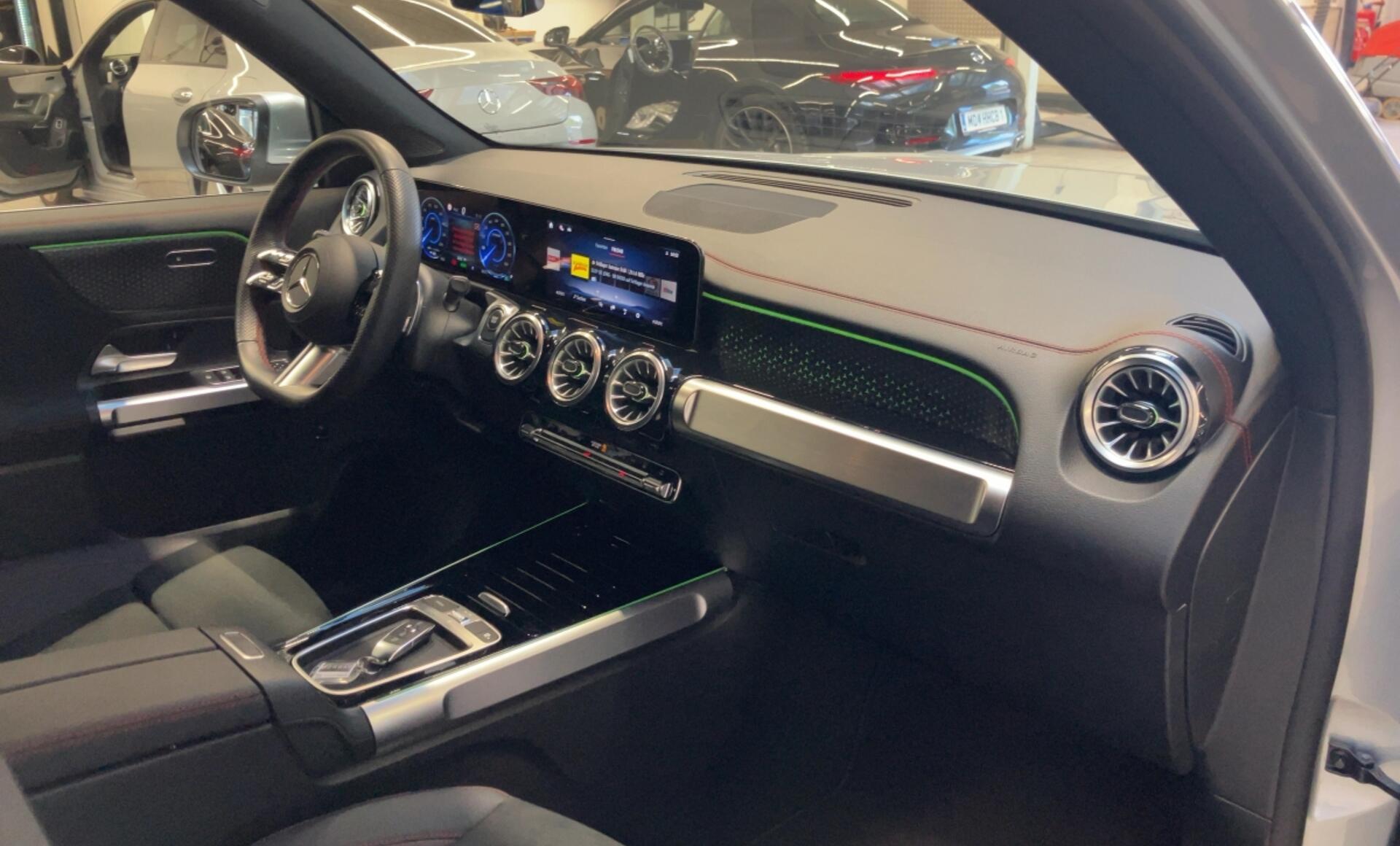 Mercedes-Benz - EQB 300 4MATIC Österreich-Edition