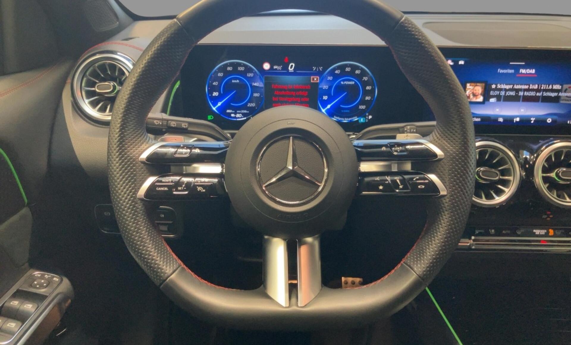 Mercedes-Benz - EQB 300 4MATIC Österreich-Edition