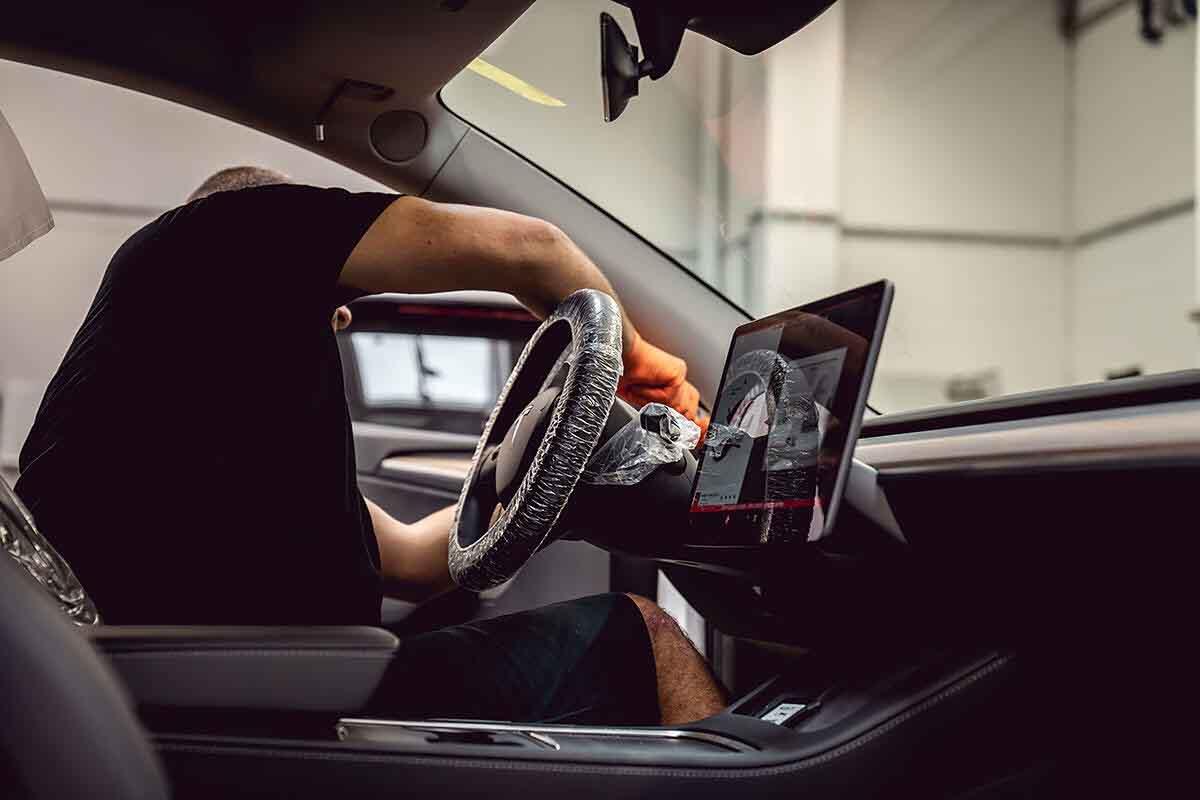 Tesla Approved Body Shop bei Merbag