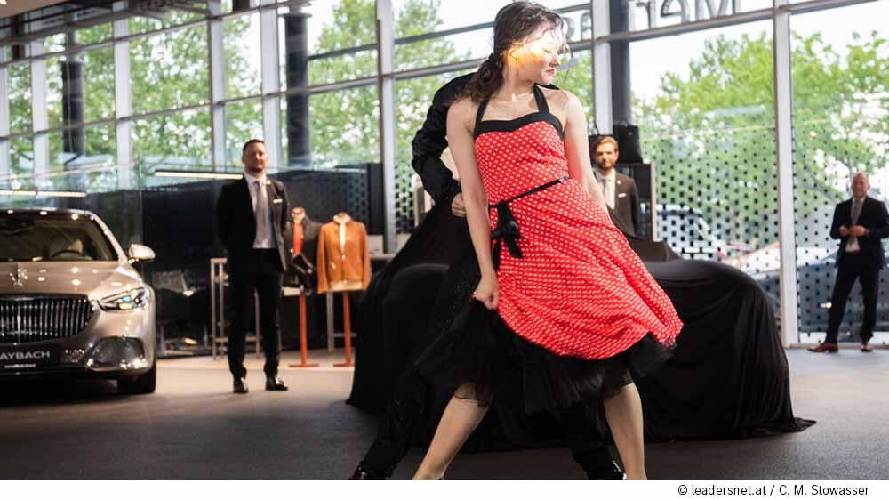 Eröffnung der Maybach-Lounge_die Enthüllung 2