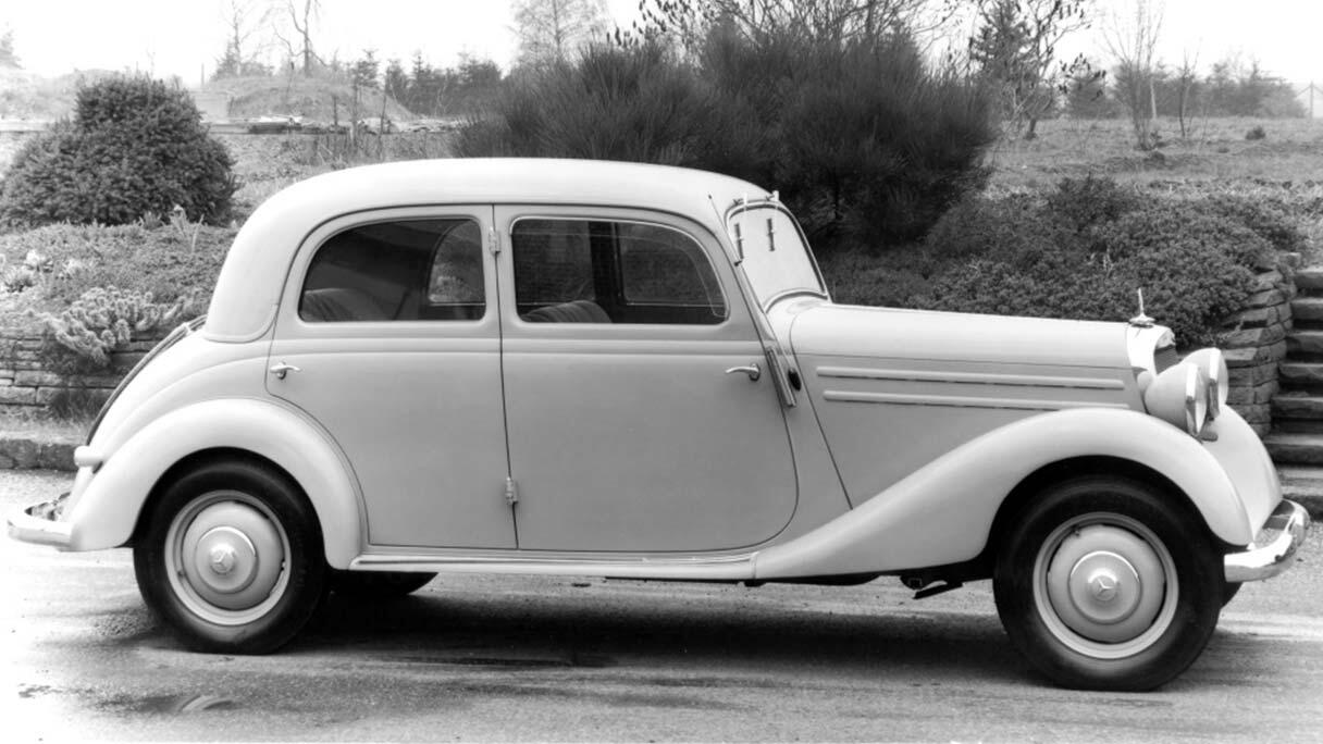 Mercedes-Benz-E-Klasse-History-170V-Gallery-1216x684.jpg