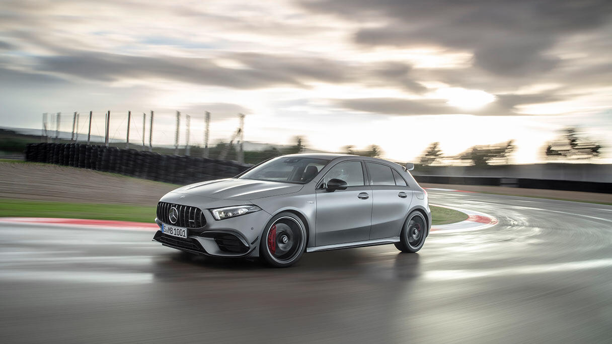 mercedes-amg-a-45-4matic_gallery3_1216x684.jpg