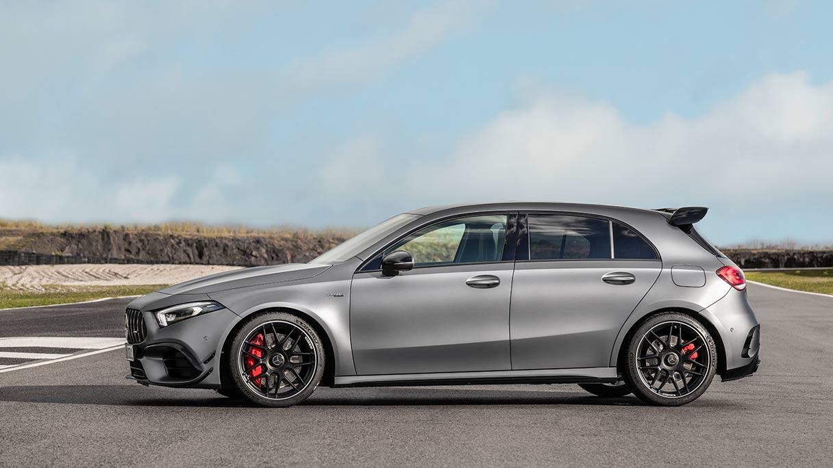 mercedes-amg-a-45-4matic_gallery5_1216x684.jpg