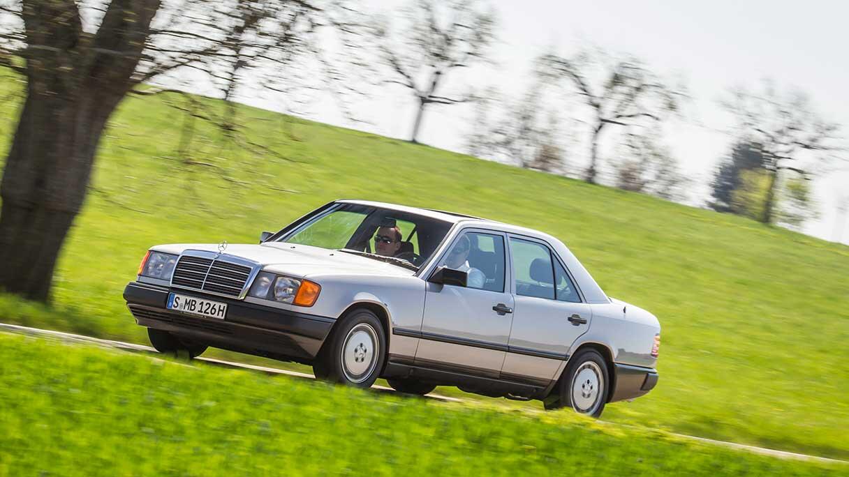 mercedes-benz-124-limousine_1216x684.jpg
