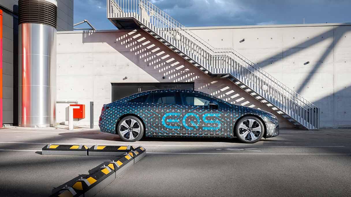 mercedes-benz-eqs_gallery1_1216x684jpg.jpg