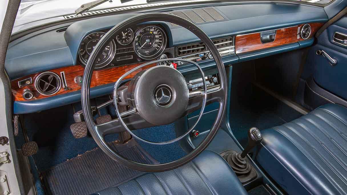 mercedes-benz-strich-acht-3_1216x684.jpg